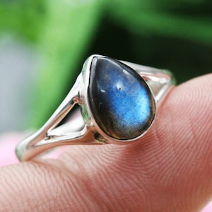 925 Silver Ring / Labradorite / Rings / Womens Rings Bands / Promise Ring / Pear Labradorite/ birthstone ring /Customized ring size J TO Z
