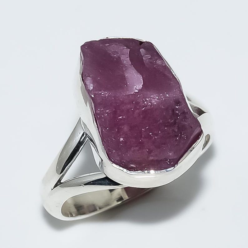 Peut inclure: Ensemble de trois bols en c&eacute;ramique gigognes de tailles gradu&eacute;es. Les bols pr&eacute;sentent une finition mate et mouchet&eacute;e dans des tons cr&egrave;me, gris clair et gris fonc&eacute;. Le plus grand bol mesure environ 20 cm de diam&egrave;tre.