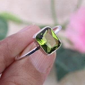 Silver Ring / Peridot / Birthday Ring/ Jewellery / Women's Rings Bands / Wedding ring / Cushion Peridot / Customized ring size J TO Z