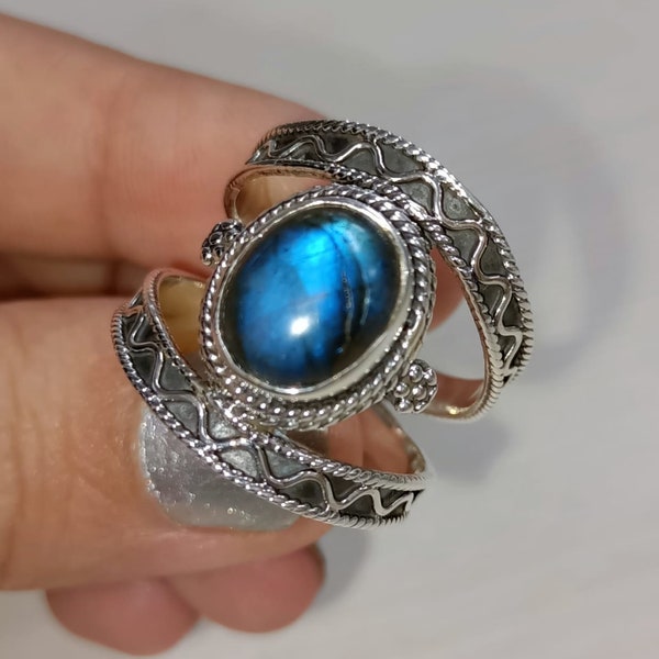 925 Sterling Silver Ring / Labradorite / Bohemian Ring / Womens Ring Bands / Thanksgiving ring / Oval Labradorite / Customized ring size J-Z