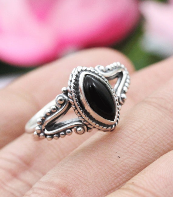 Amazon.com: Egg Shape Natural Stone Rings Multifaceted Cabochon Purple  Crystal Lapis Silver Color Finger Ring for Women Adjustable,Black Onyx :  Everything Else