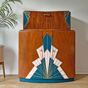 Grote vintage notenhouten art-decococktailkast uit de jaren 1920 - op maat gemaakt blauw en roze handgeschilderd ontwerp