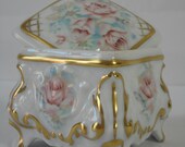 stunning collectable vintage French Limoges porcelain lidded trinket box jewellery box