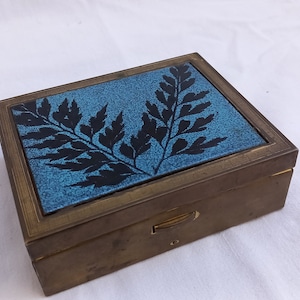 Bocchino per sigarette vintage in ottone e smalto francese da collezione / Scatola per sigarette