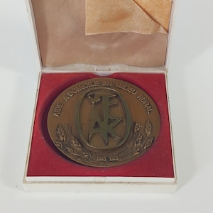 stunning vintage French bronze Aide Domicile En Milieu Rural medal 1945 / 1975