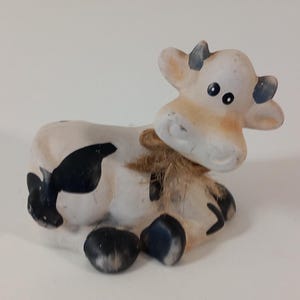 vintage hand painted small collectable ceramic Cow ornament / figurine
