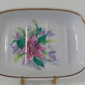 collectable vintage French porcelain decorative trinket bowl / dish / soap dish