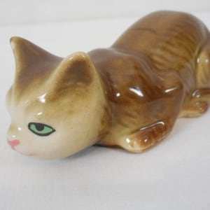 P## vintage small French ceramic hand painted cat figurine / ornament