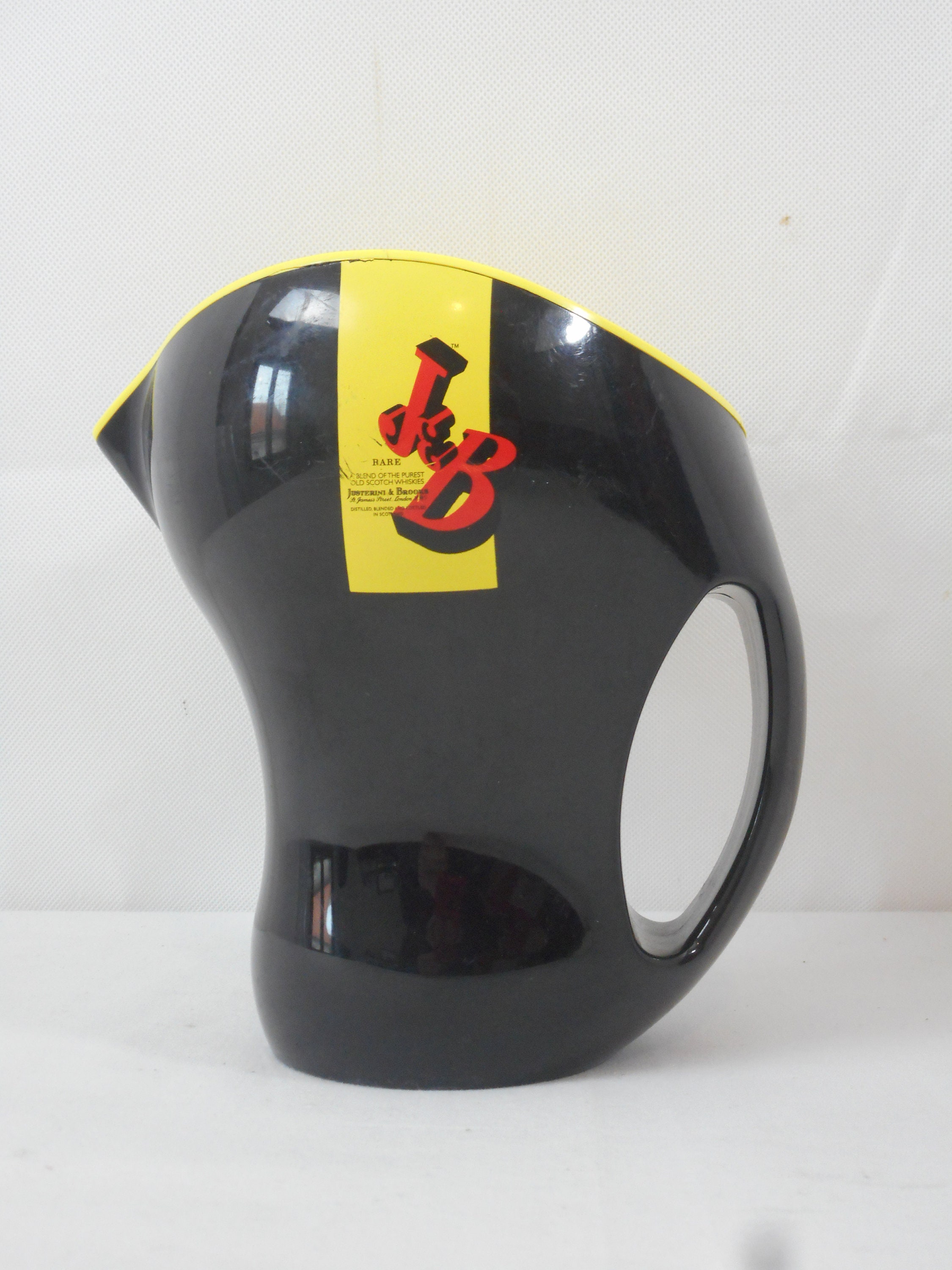 Vintage J & B Whisky Noir et Jaune Eau en Plastique Jug