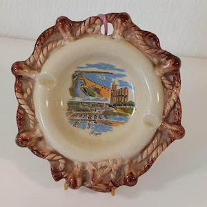 Collectable vintage French ceramic table ashtray / ornament