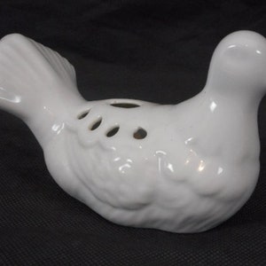vintage French porcelain / ceramic Bird figurine / ornament / home décor