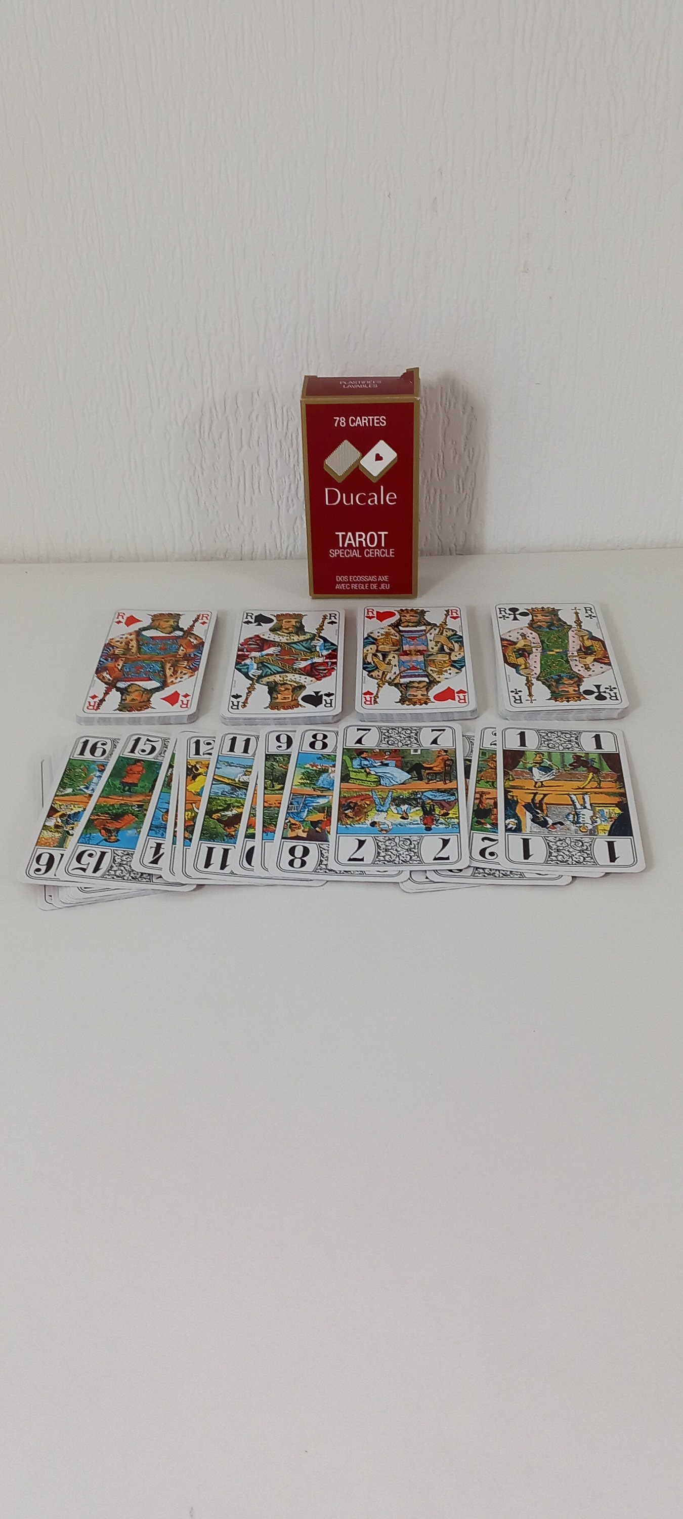 タロットカード ビンテージ アルゼンチン製 タロットカード ビンテージ アルゼンチン製 Amazon.co.jp