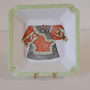 collectable vintage French decorative ceramic shaped table ashtray / French Décor