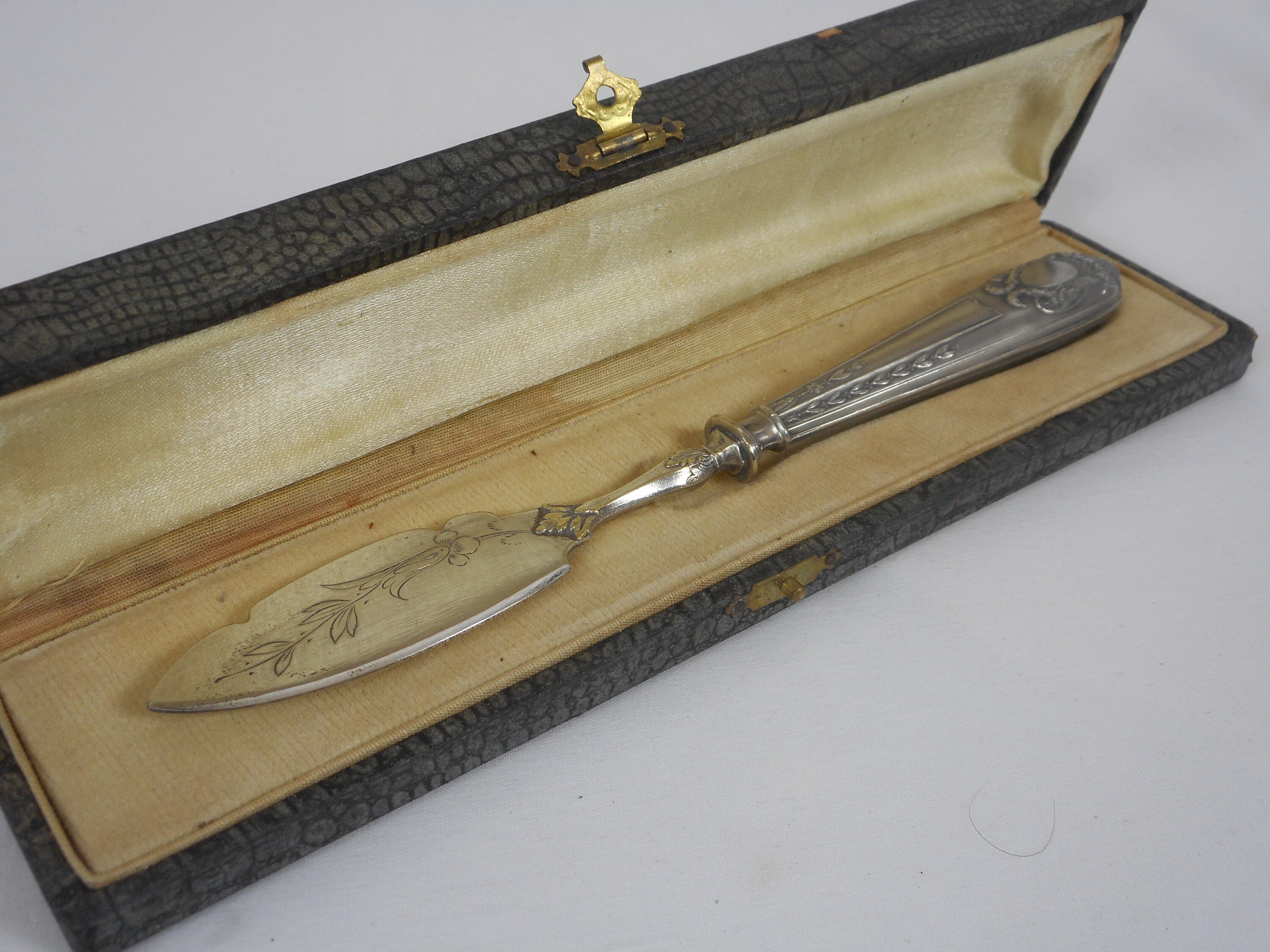 Superbe Millésime Français Tranche de Gâteau à Manche d'argent Sterling/Couteau Beurre Pâté Poisson 