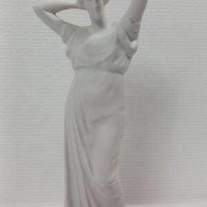 Collectable vintage French Limoges porcelain unstamped biscuit figurine / ornament