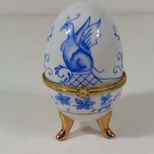 P # # Sammlerstück Vintage französische Porzellan eiförmige Pillendose / Schmuckschatulle / Ornament