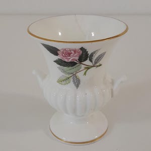 vintage English Wedgwood porcelain decorative small miniature vase