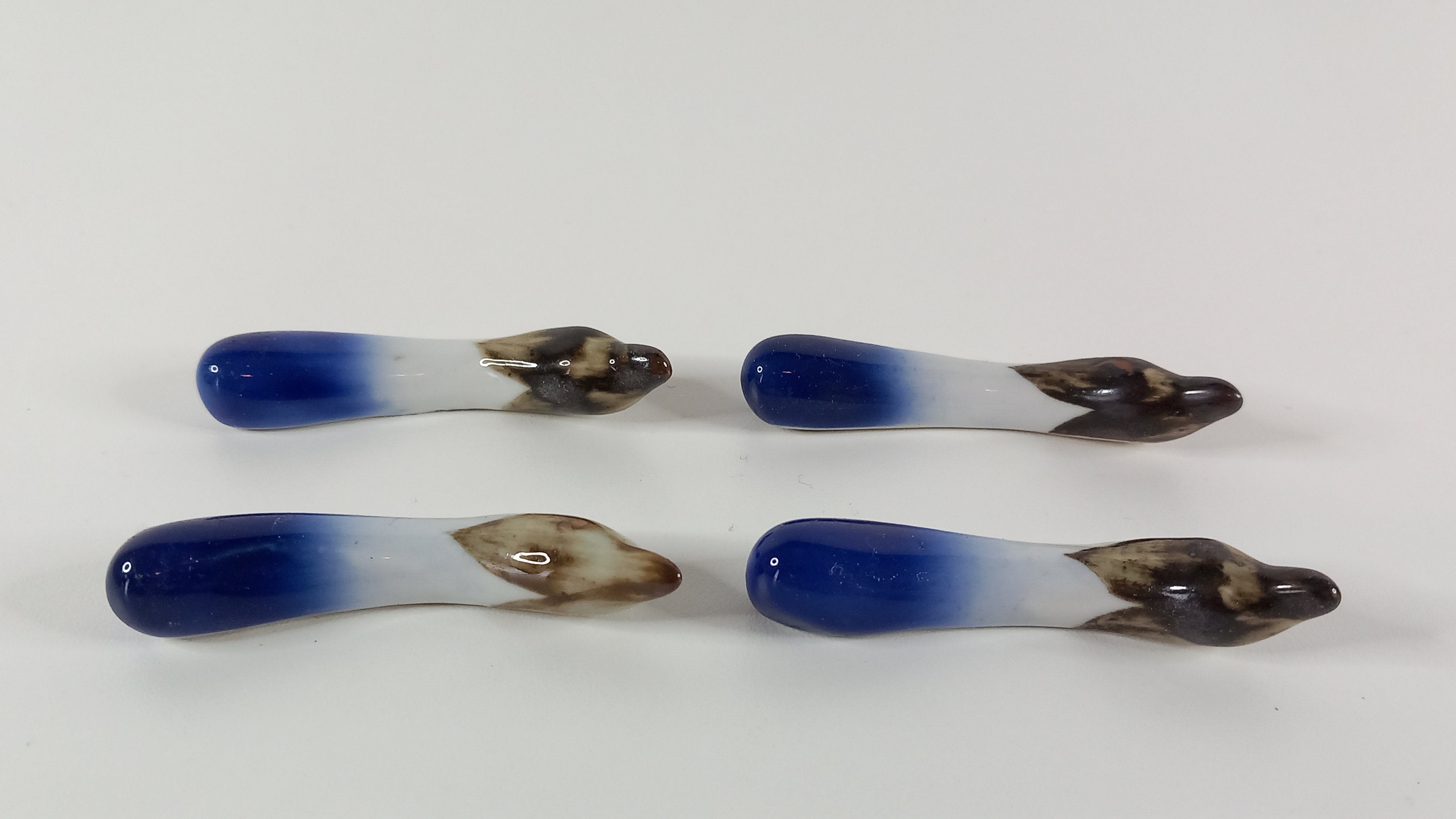 set of 4 vintage French porcelain table knife rests / tableware