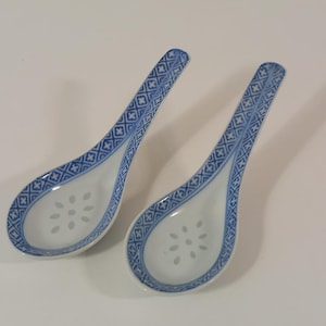 conjunto de 2 colheres de sopa de porcelana chinesa vintage / colher de macarrão / talheres
