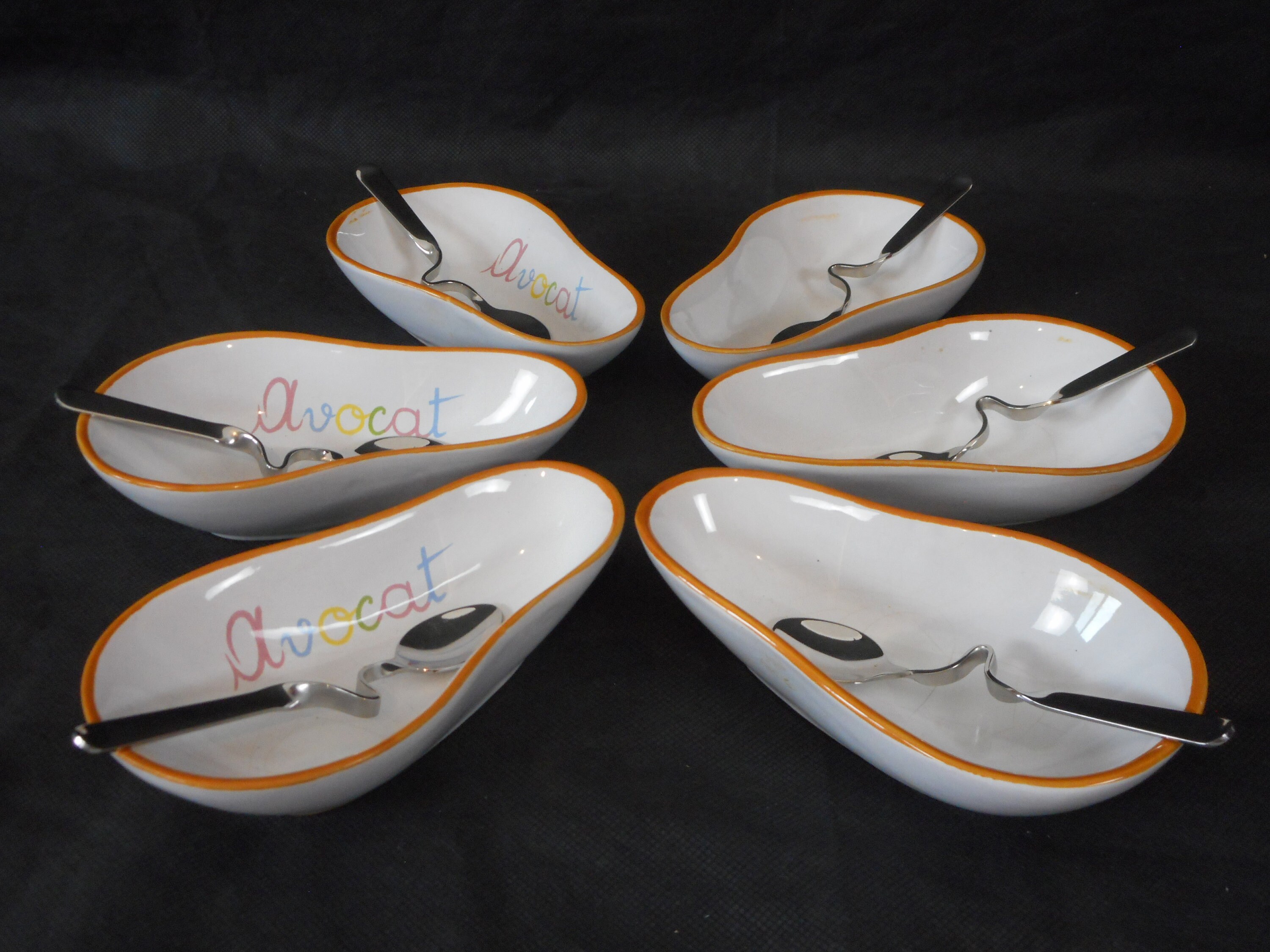 Ensemble de 6 Plats et Cuillères d'avocat en Forme Céramique Français Émaillé Vintage