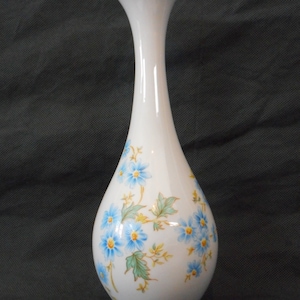 Collectable vintage French Limoges porcelain decorative vase / French decor