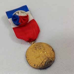 vintage French Medal Travail 1985