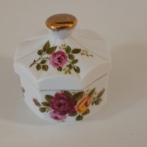 collectable vintage French porcelain lidded trinket box / jewellery box