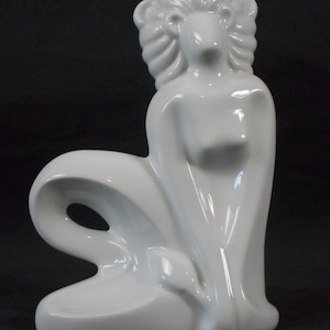 Collectable vintage French Limoges porcelain unstamped figurine