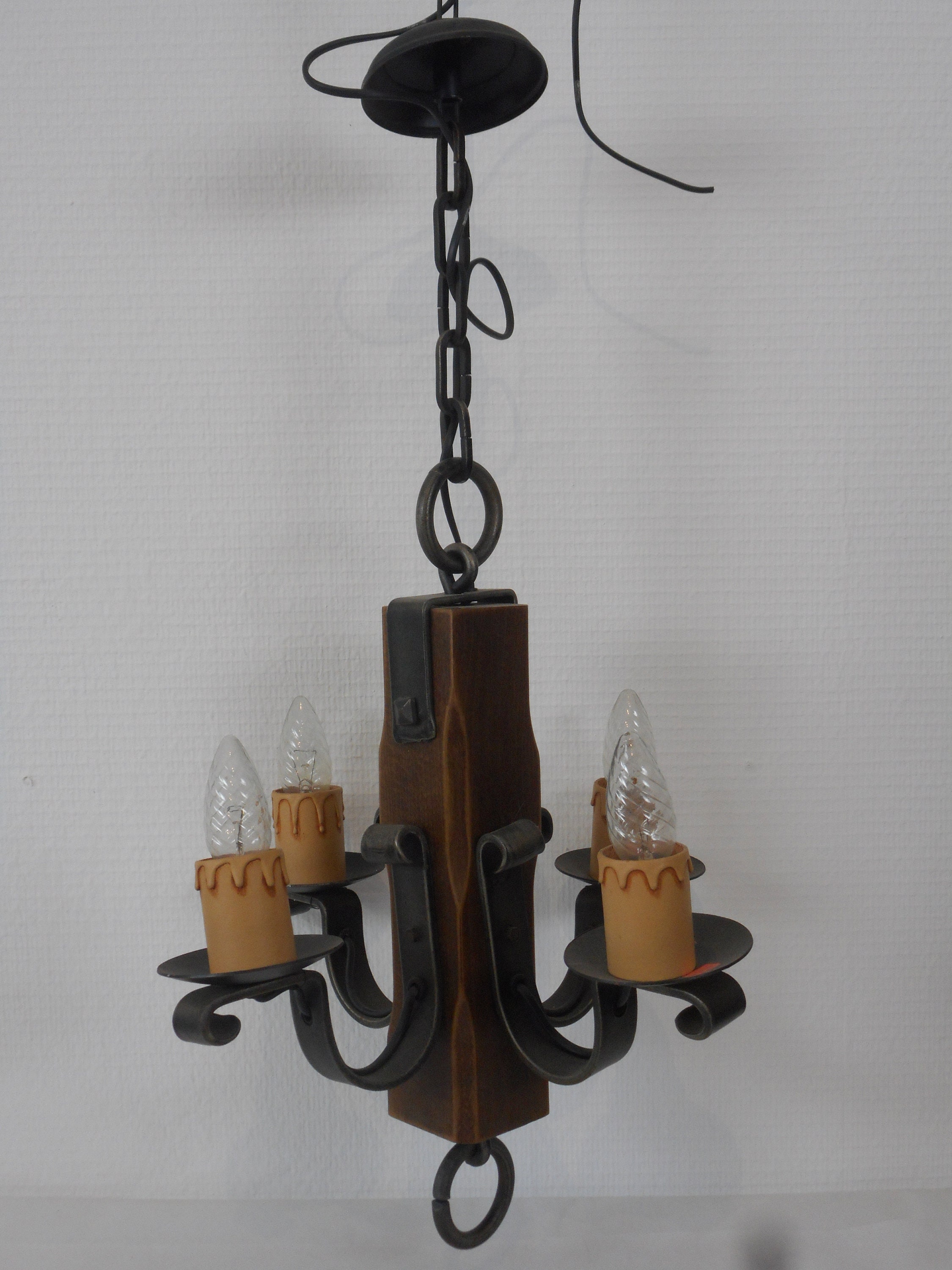 Lustre de Plafond Français et Ferme Fer Cru