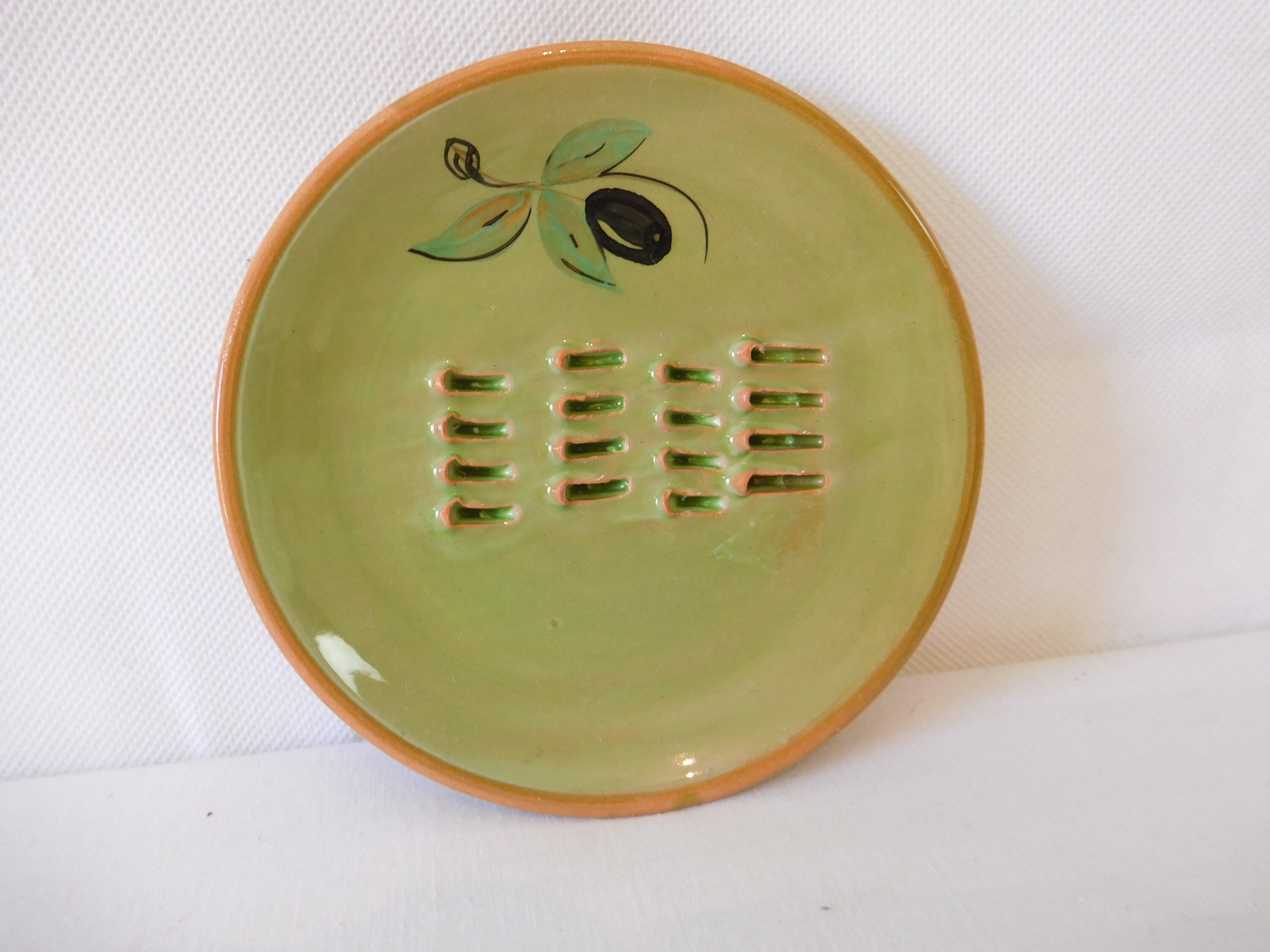 Farmhouse Pottery Silo Garlic Grater Dish – Common Deer