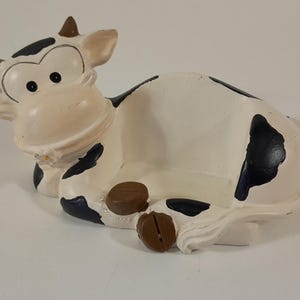 vintage hand painted Resin small collectable Cow ornament / figurine