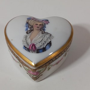 vintage French Limoges porcelain shaped lidded trinket / jewellery box