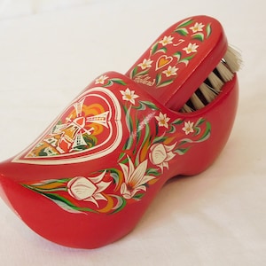 Vintage Dutch wall mountable hand painted shoe brush