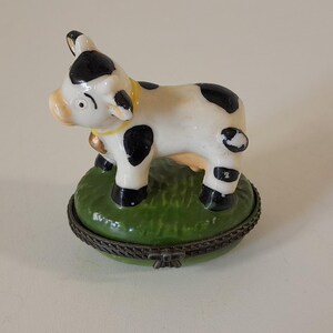P## Collectable vintage French porcelain pill box / Trinket box / French décor