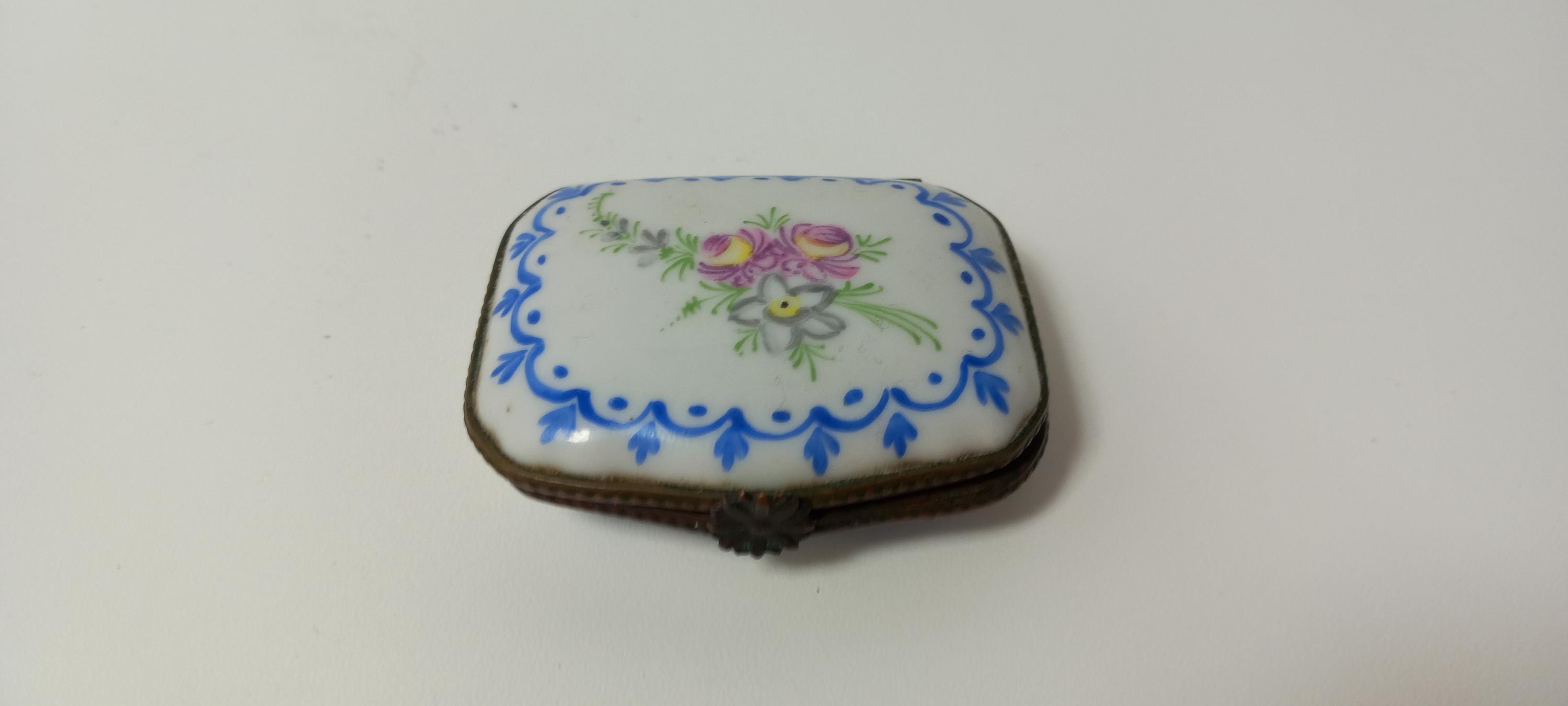 フランス　rimojes リモージュ　ペインターサイン入り　プレート　手描き フランス rimojes リモージュ ペインターサイン入り プレート