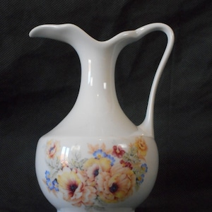 Collectable vintage French small Limoges porcelain decorative vase