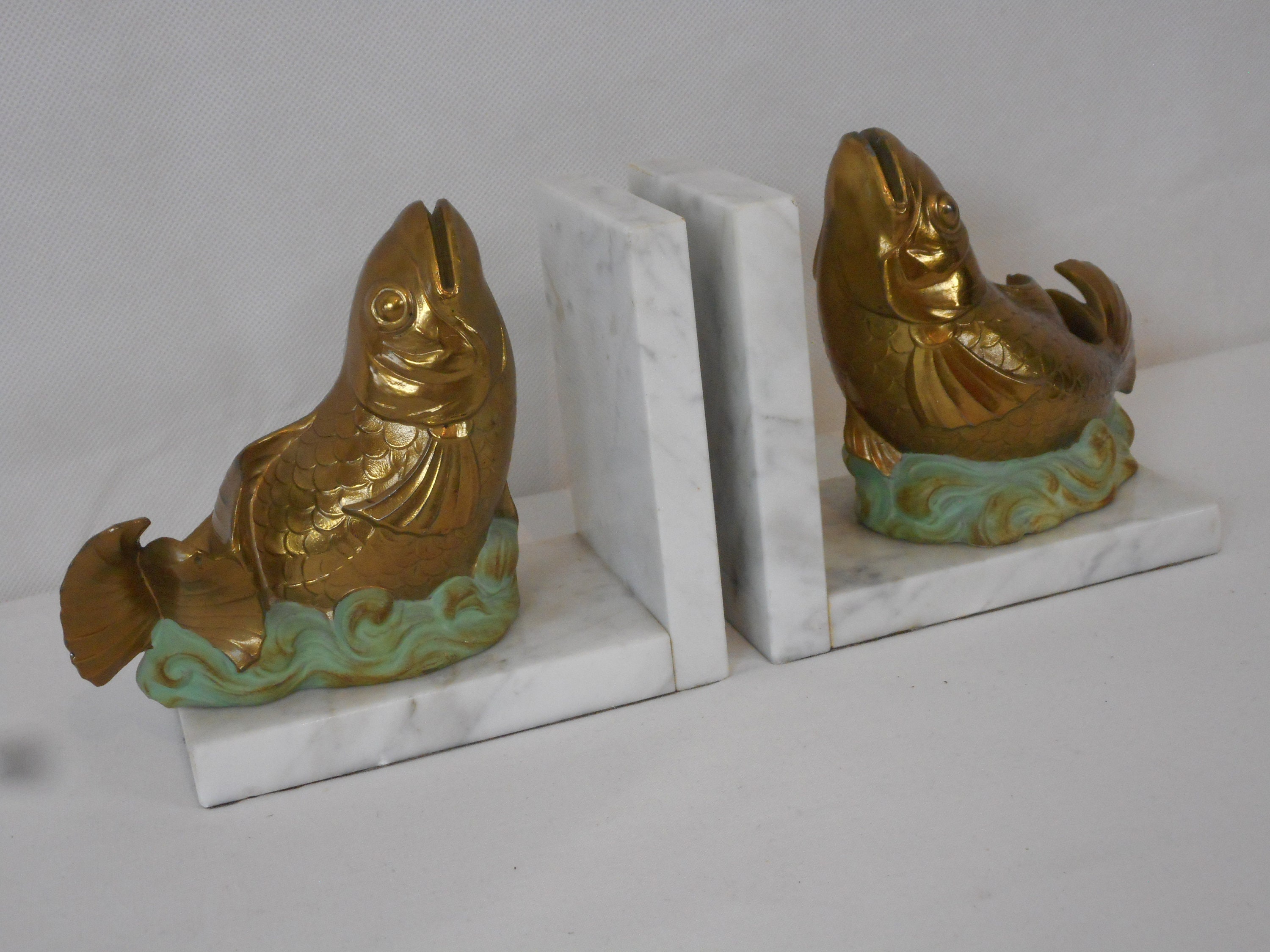 Collectionnable Rare Vintage Français Marbre et Laiton Koi Carp Serrer