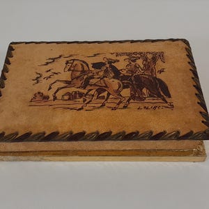splendida scatola di sigari vintage realizzata in carta e possibile pelle