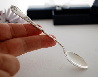 Sterling silver spoon, name engraved, elegant handle, baby birth gift, christening keepsake, silver birth gift, mothers day gift