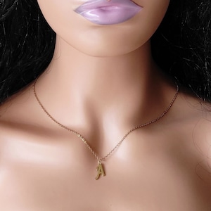 collier personnalisé lettre initiale acier inoxydable doré idée cadeau fille femme fête des mères