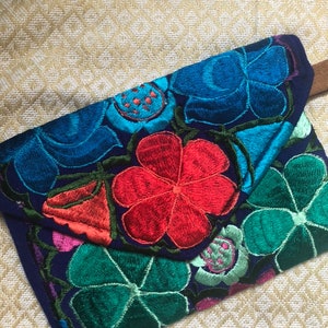 Cartera bordada, Mexican bag,Mexican clutch, Artesania mexicana,Bolsa mexicana,Boho bag,Multicolor purse,floral clutch, embroidered clutch
