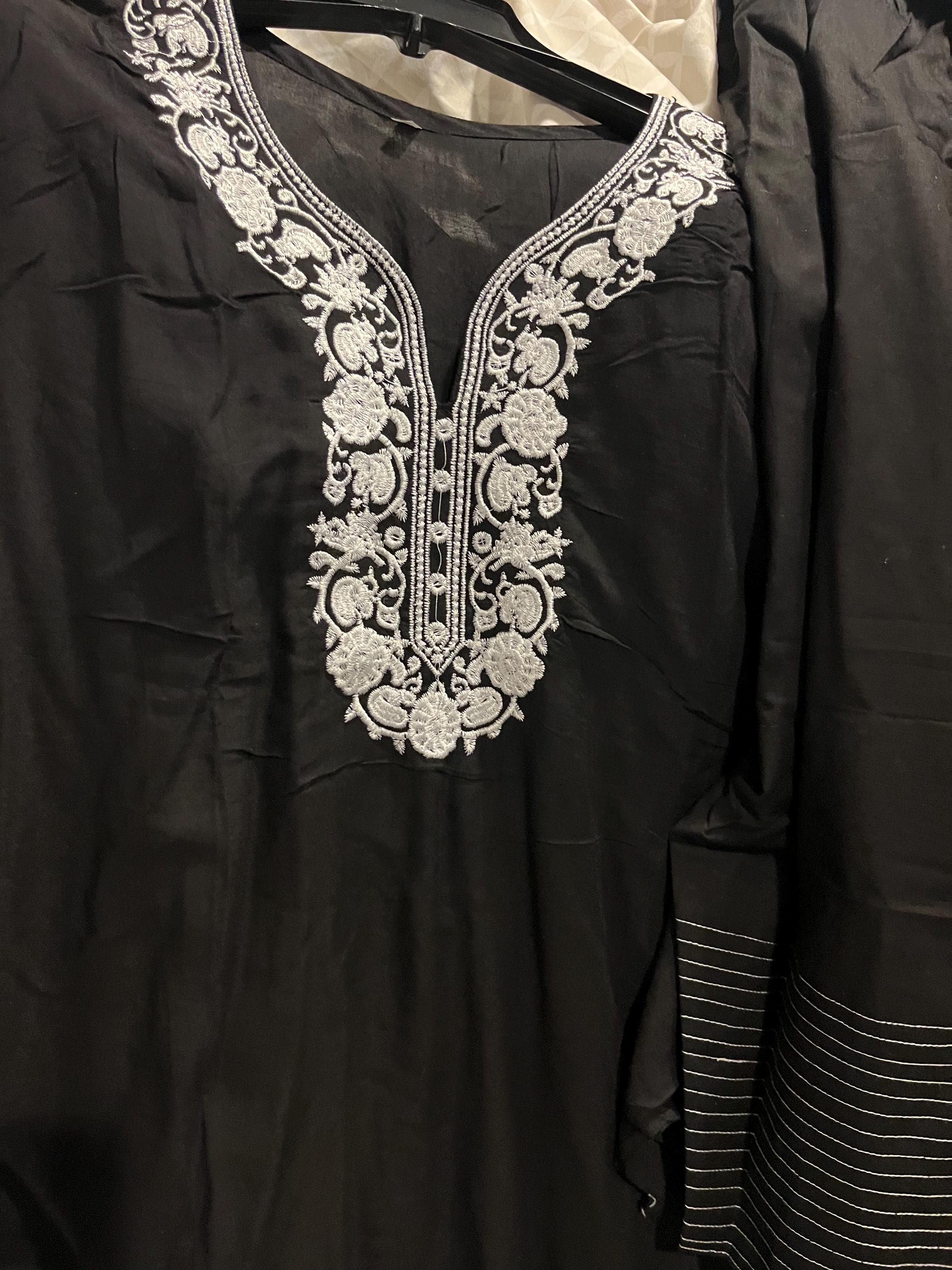 Pakistani Farshi Shalwar Dresses in White and Black Cotton Silk.