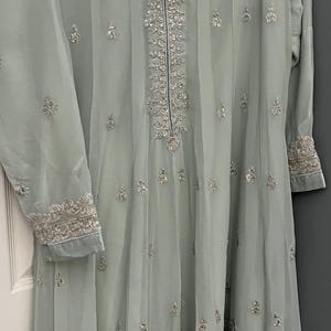 Light sea green full embroidered chiffon dress in xl.