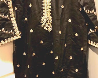 Vestido pakistaní/indio de red de algodón khadi negro con bordados dorados