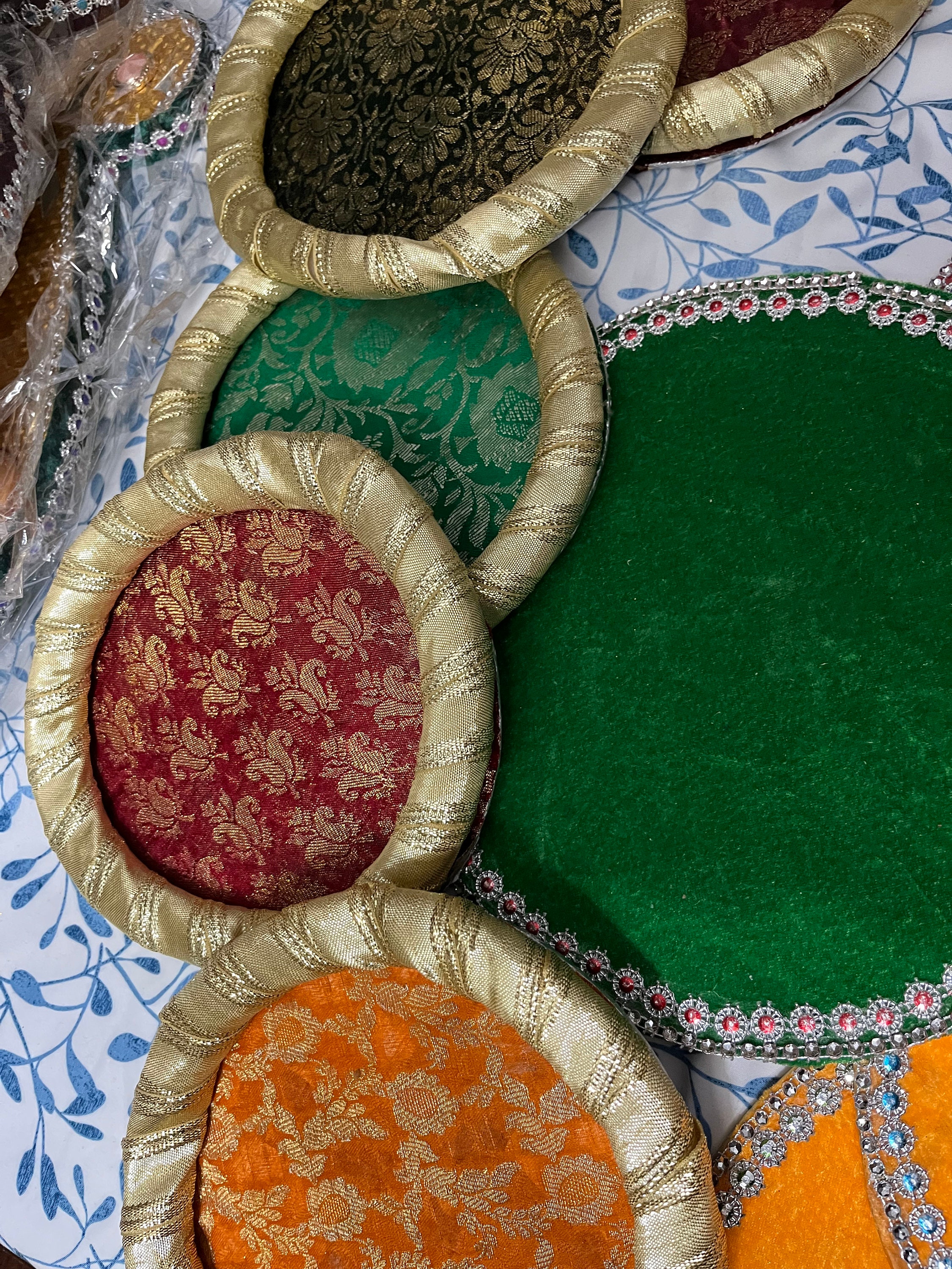 Small or big donut plates. Perfect for wedding, Sangeet or mehndi decor.