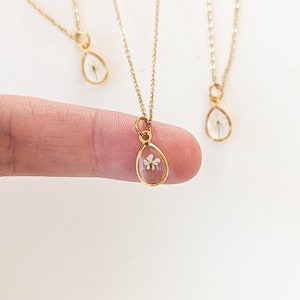 Dainty Gold Teardrop Necklace – Real Pressed Lace Flower Resin Pendant