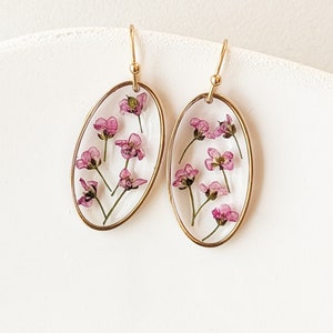 Echte geperste bloemoorbellen – verguld roestvrij staal