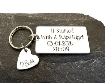 It Started With A Swipe Personalised Keyring, Valentine Gift For Boyfriend, Date Keychain For Couples, Anniversary Present, Online Dating