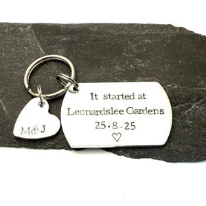 Llavero con mensaje "Todo empezó con un mensaje", regalos para parejas, regalo de aniversario para marido, regalo de San Valentín para novio, regalo para novia. imagen 16