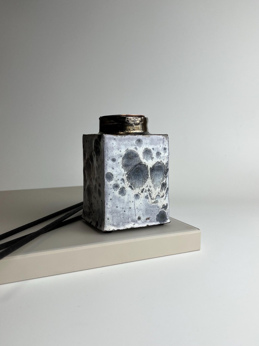 Handmade and Unique Ceramic Reed Aroma Diffuser for Home Fragrances ...